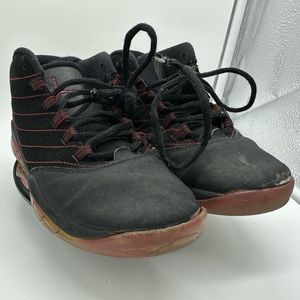 Jordan kids black and red size 4Y